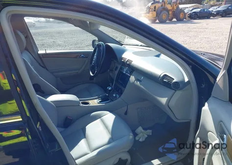 2007 Mercedes-Benz C 230 Sport из США, поврежденный, VIN WDBRF52H67A936519